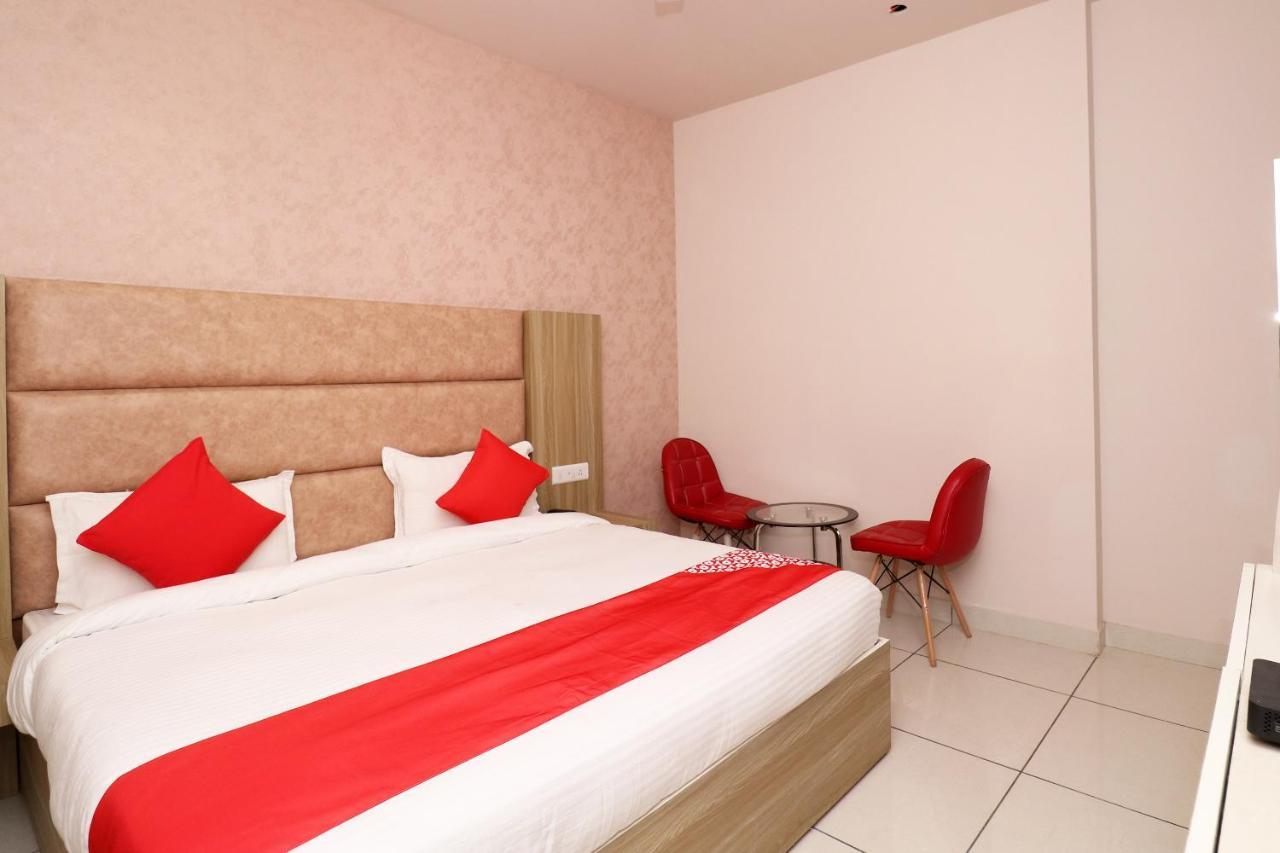 Oyo 26833 Cabana Meerut Exterior foto