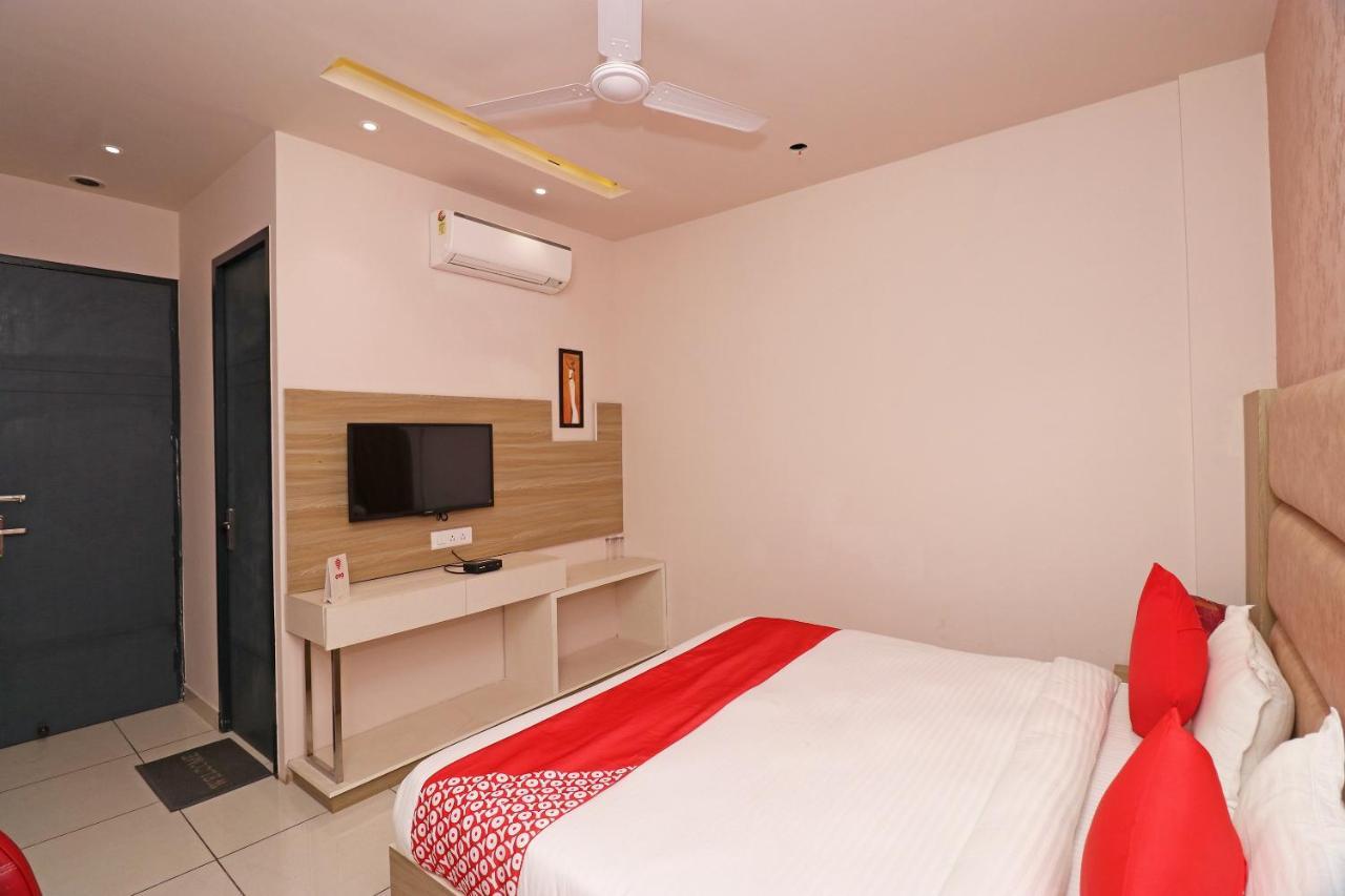 Oyo 26833 Cabana Meerut Exterior foto