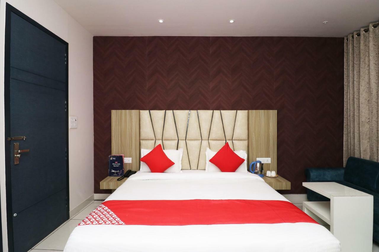 Oyo 26833 Cabana Meerut Exterior foto